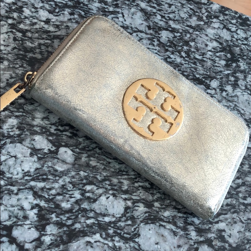 Tory Burch wallet